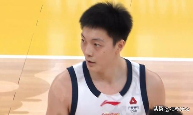 STAR SPORTS下载-三连冠后最低迷一季！胡明轩近6战5场得分5分内 三分命中率仅31.9%
